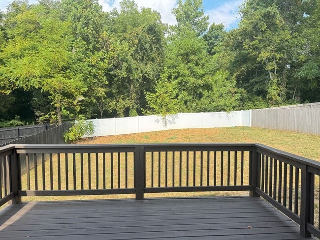 Building Photo - Move in Special! Beautiful Home Built in 2...