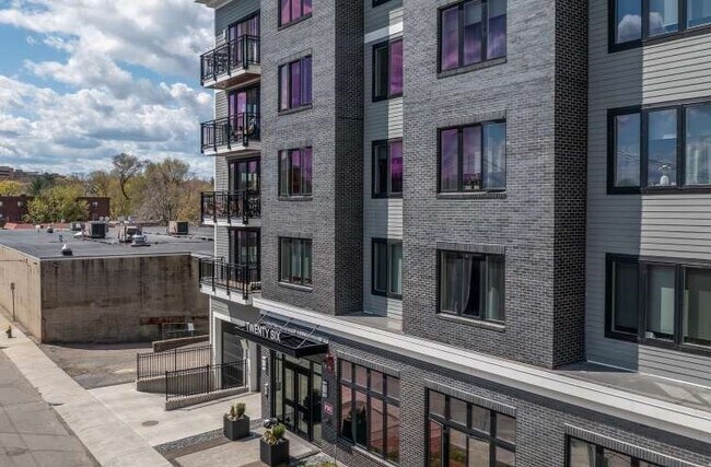 Building Photo - 26 Hichborn St