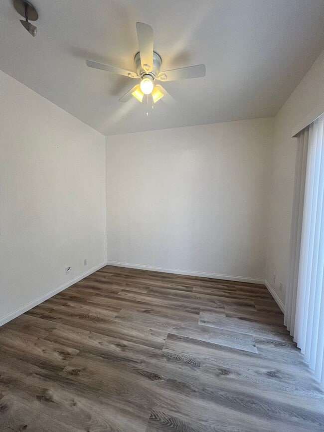 Building Photo - Gated 4 bedroom with a bonus room in Summe...