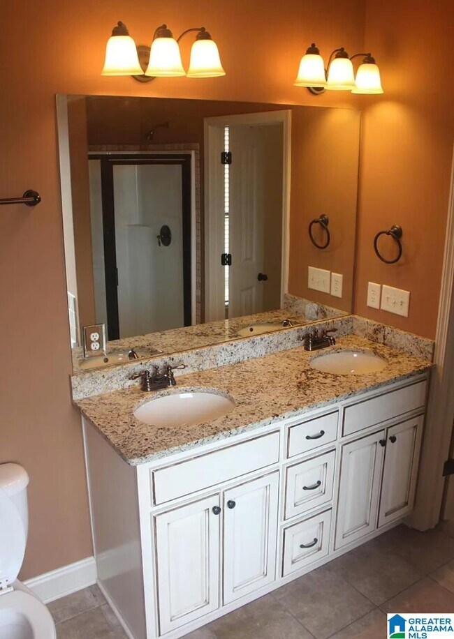 Building Photo - 1059 Kerry Dr