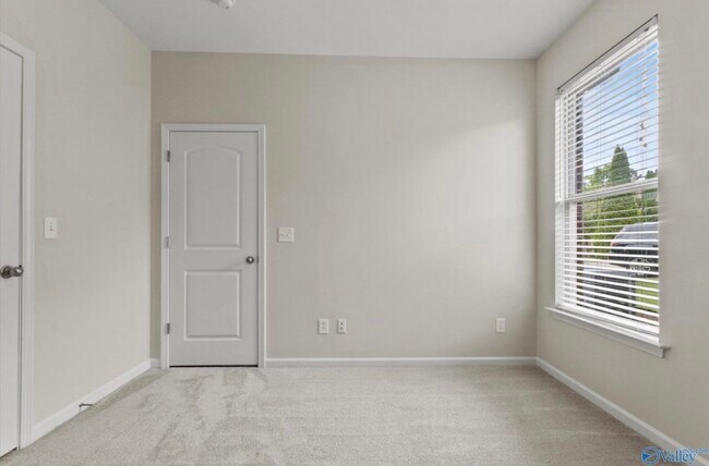 Building Photo - 22 Maple Grove Blvd SW