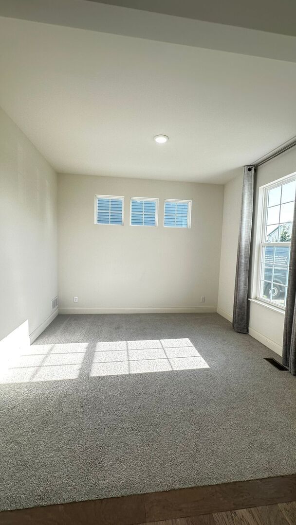 Building Photo - 269 S Pointe Ave