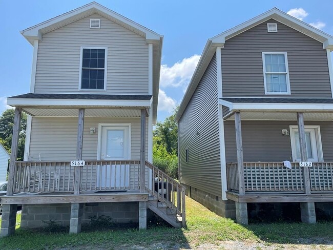 Primary Photo - 5164 Main St