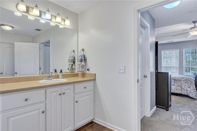 Building Photo - 1506 Bradley Blvd