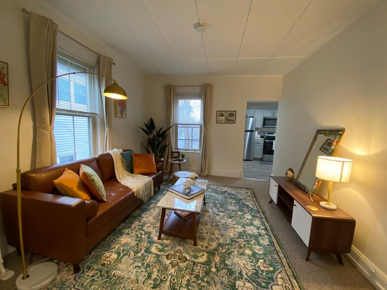 Living Room - 52 Pomeroy Ave