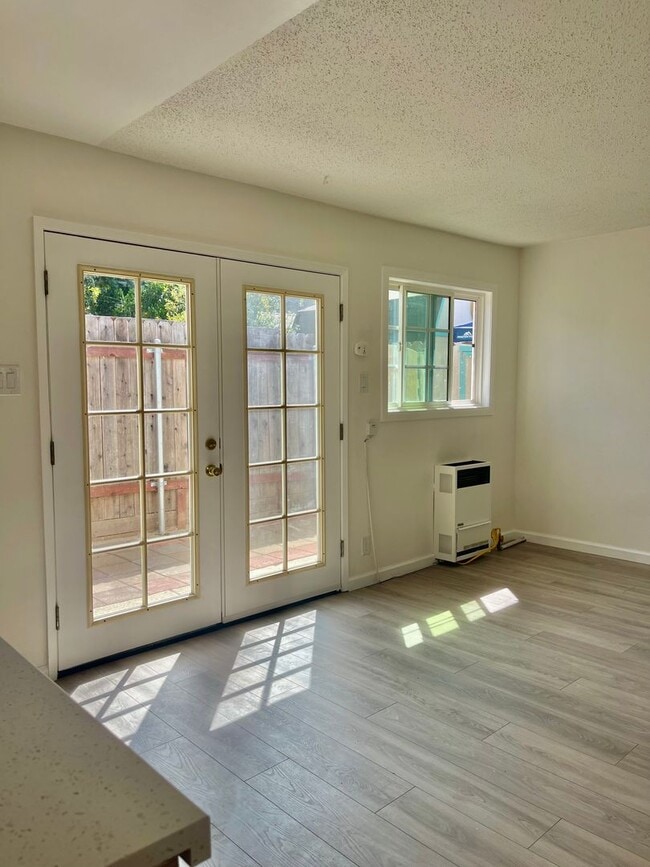 Building Photo - Freshly Renovated Studio with Yard & Mount...