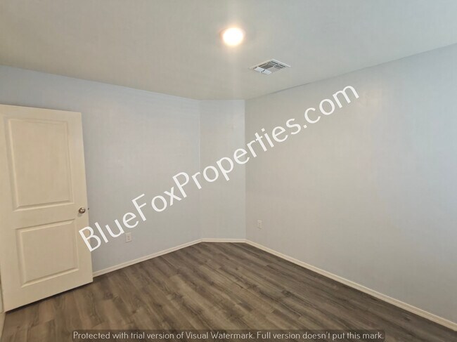 Building Photo - 5974 S Tappen Dr