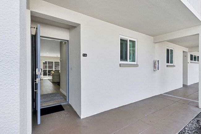 Building Photo - 500 S Washington Dr