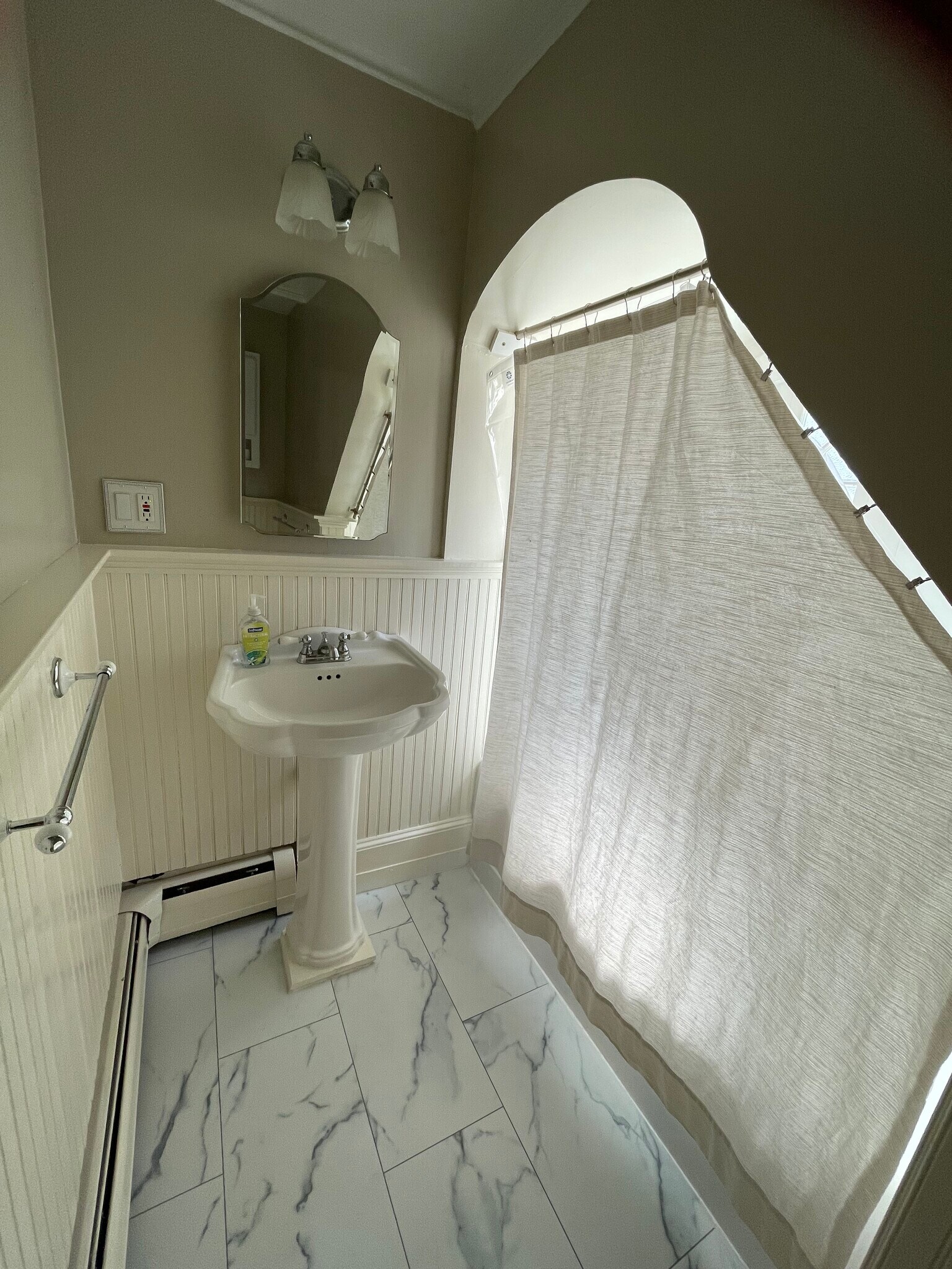 Building Photo - 4 Belmont St