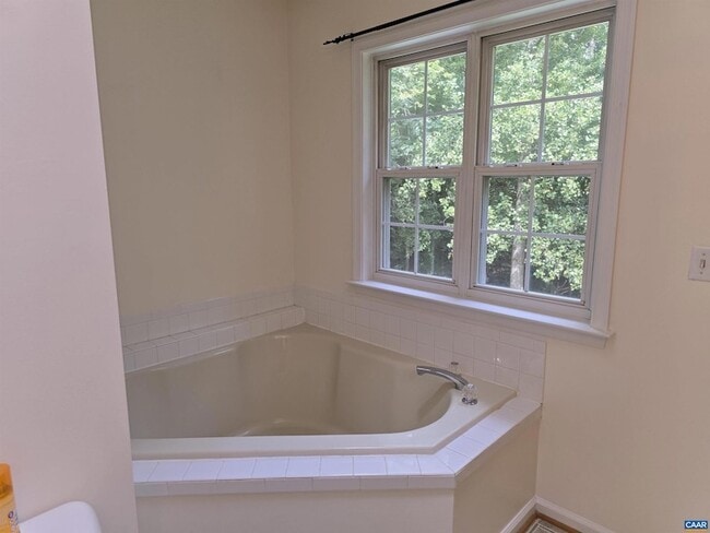 Building Photo - 259 Spring Oaks Ln