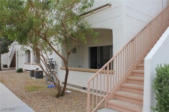 Building Photo - 5650 E Sahara Ave