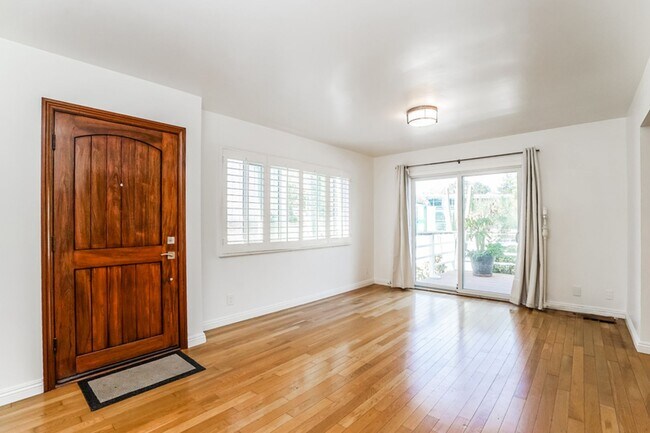 Building Photo - 432 33rd St