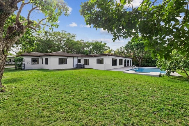 Building Photo - 743 Aledo Ave