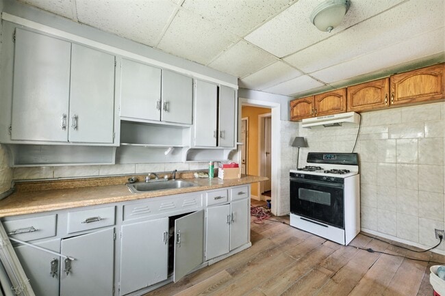 Building Photo - 10 McGotty Pl