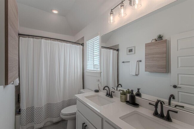 Building Photo - 308 Millbend Rd