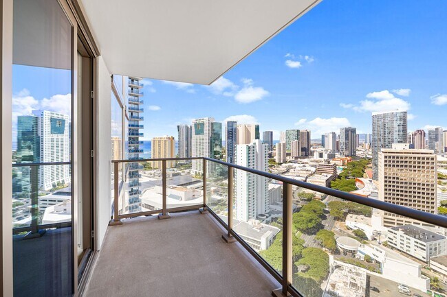 Building Photo - 2323