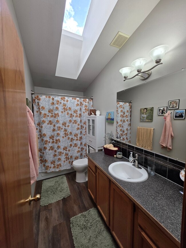 Building Photo - 4122 E 21st Ave