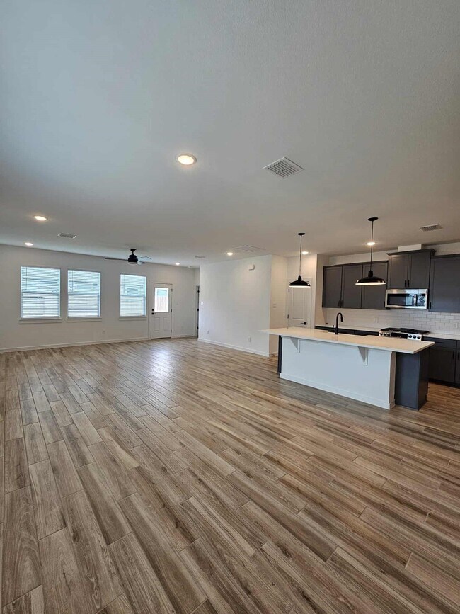 Building Photo - 8411 Bay Rdg Cir