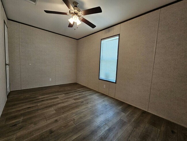 Building Photo - 1026 Myakka Dr