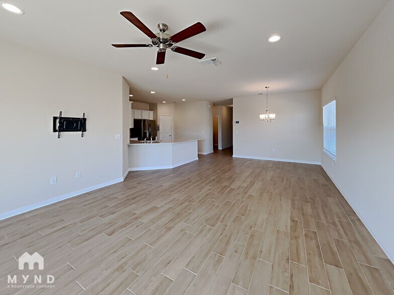 Building Photo - 2444 Lobo Landing Cove
