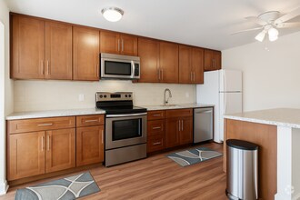 Building Photo - 3B/2B Beautiful & Spacious Townhome At Dan...