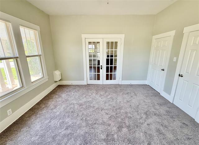 Building Photo - 1201 E Lamar St