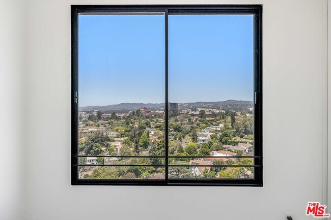 Building Photo - 10501 Wilshire Blvd