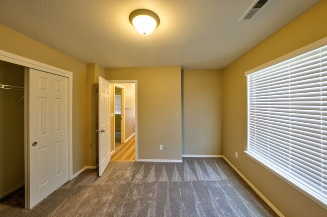 Building Photo - ARTS & CRAFTS GORGEOUS 2 STORY 3 BEDROOM + OFFICE 2.5 BATH. POOL, CLUBHOUSE, TENNIS INCLUDED!