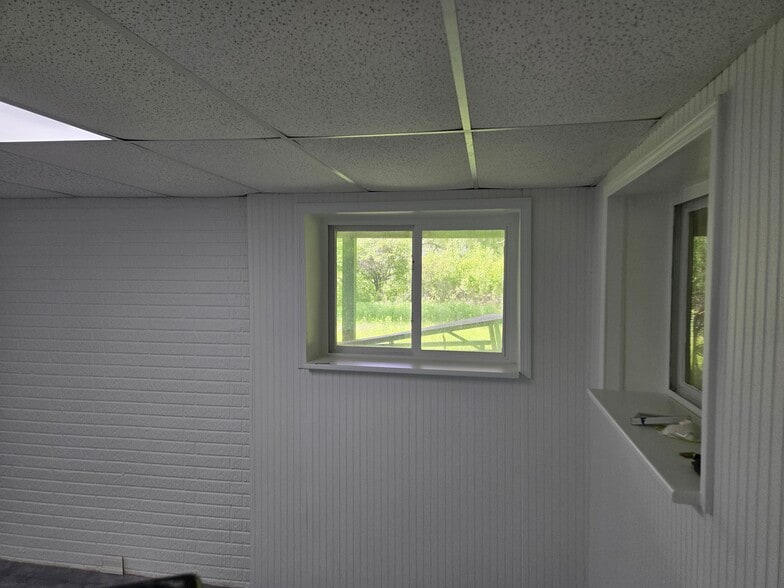 Basement Windows - 3093 Rosefield Dr
