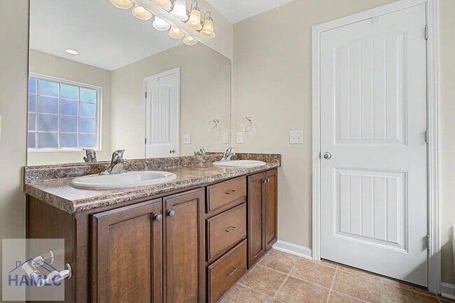 Building Photo - 1235 Peacock Trail