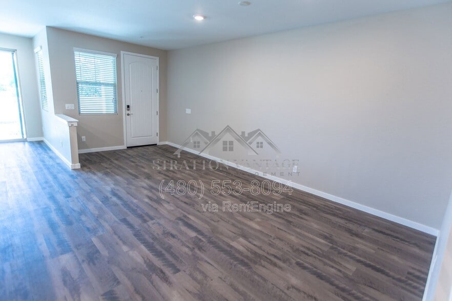 Building Photo - 3855 S McQueen Rd