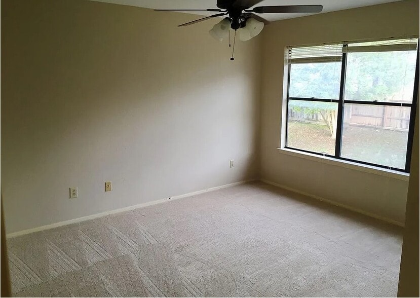 Building Photo - 1213 Silverton Ct