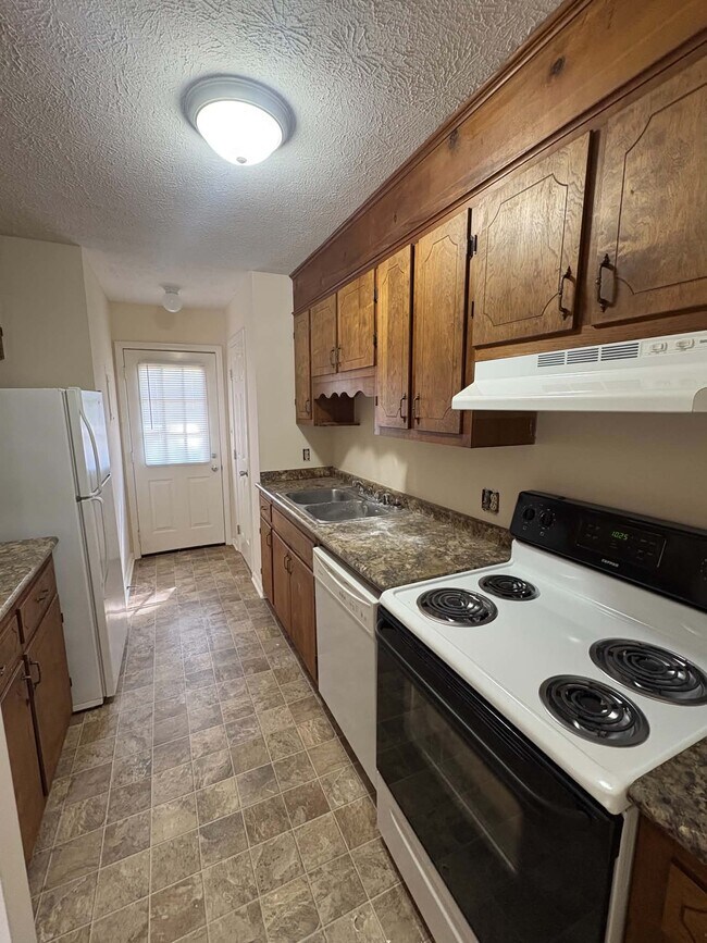 Building Photo - 1610 Flanigan Ct