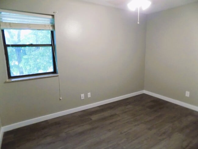 Building Photo - 115 Belmont Dr