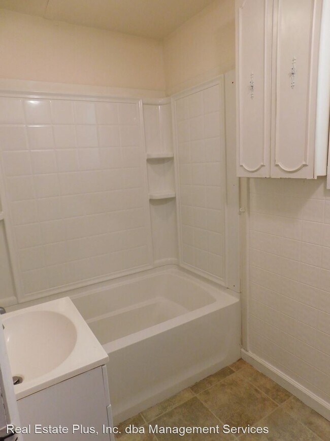 Building Photo - 1 br, 1 bath House - 2208 1/2 Spencer Avenue