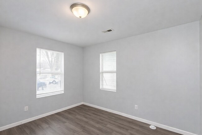 Building Photo - 2133 White Ave