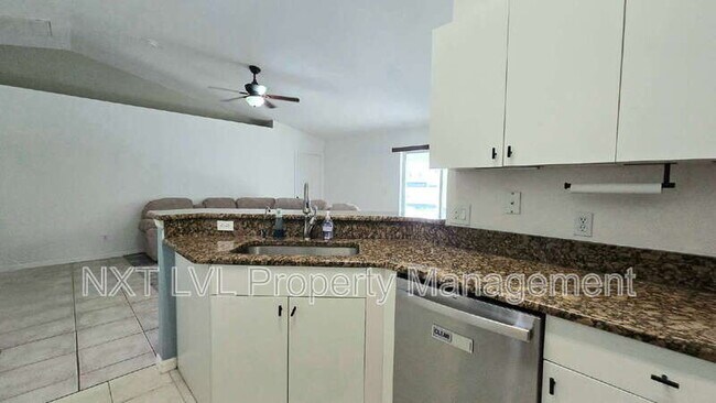 Building Photo - 1231 NW 22nd Ave