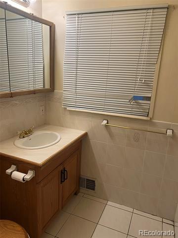 Building Photo - 2510 S Cherry St