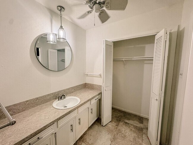 Building Photo - 504 Berkshire Ln