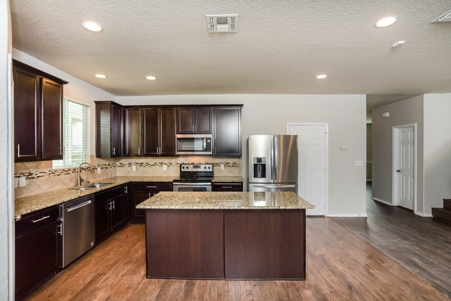 Building Photo - 9431 Hanover Sky