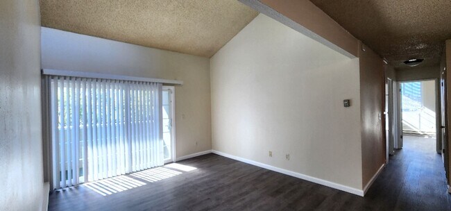 Building Photo - North Camino Alto - 255