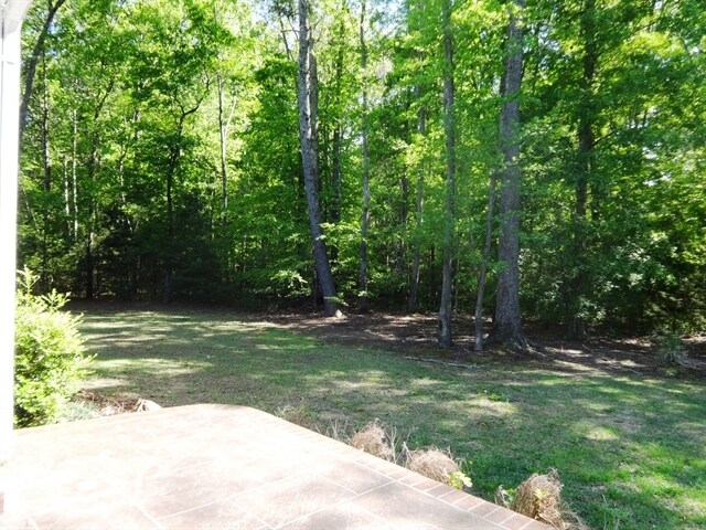 Building Photo - 113 Sumpter Hill Dr