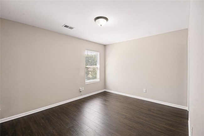 Building Photo - 462 Fredrick Dr