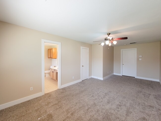 Building Photo - 19803 Falcon Hill Ct