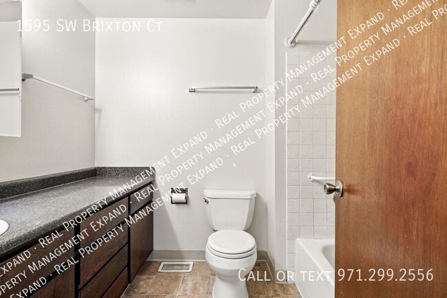 Building Photo - 1595 SW Brixton Ct