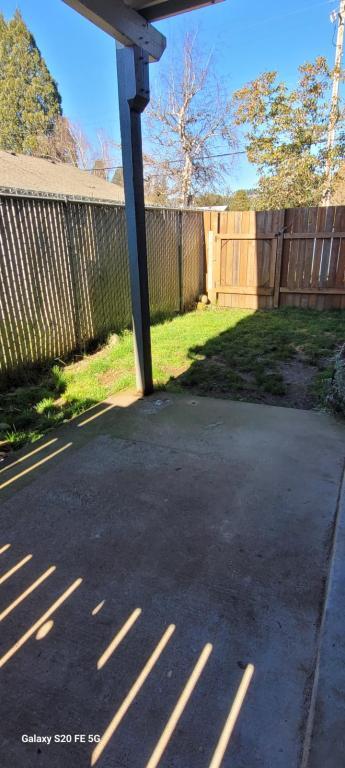 Building Photo - 274 SE Kingwood Ave