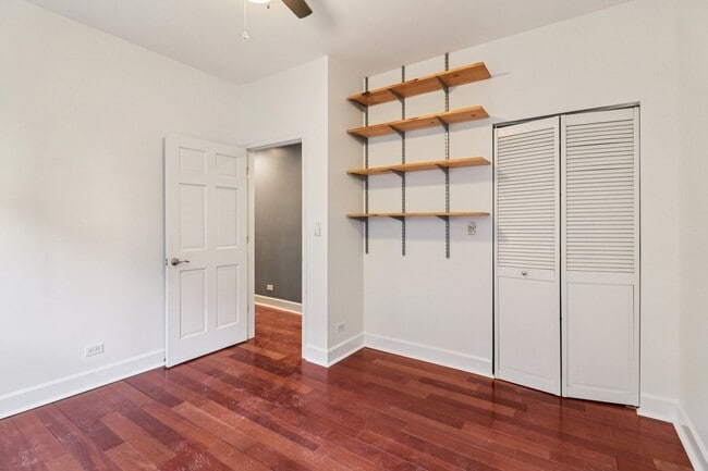 Building Photo - 7622 N Greenview Ave