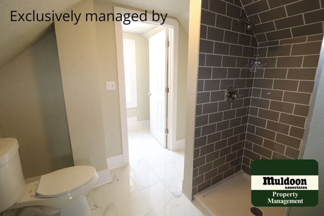 Building Photo - Adorable 1.5 Story Home - Pets Ok! Nicely Remodeled!