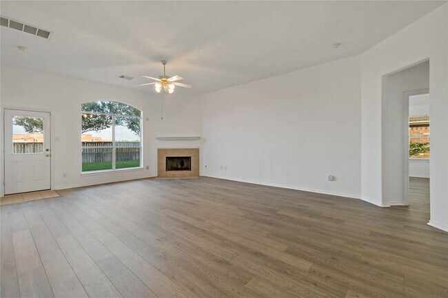 Building Photo - 4111 Mustang Rd