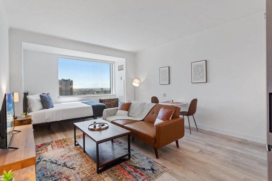 Primary Photo - 810 Pacific Ave